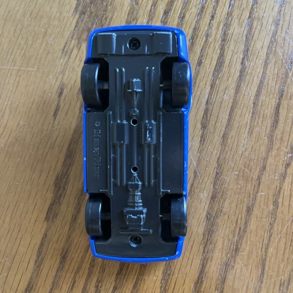Disney Pixar Cars 2 Rod Torque Redline Diecast 1:55‎ FC Spy Secret Agent
